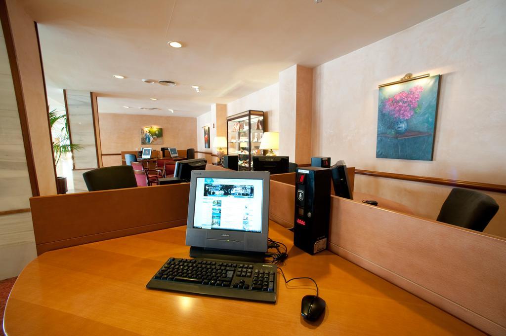 Grupotel Taurus Park Playa de Palma  Bagian luar foto